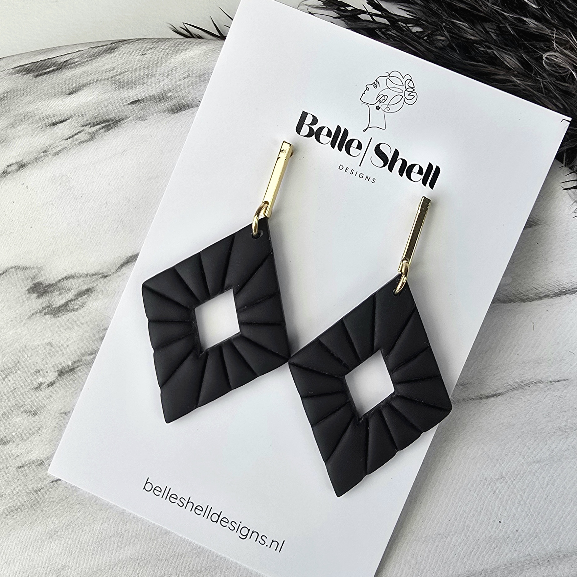 Handgemaakte unieke oorbellen Jenny Zwart 1 Oorbellen 'Jenny Zwart'