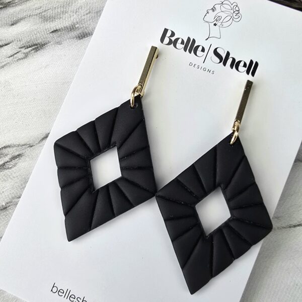 Handgemaakte unieke oorbellen Jenny Zwart 2 Oorbellen 'Jenny Zwart'