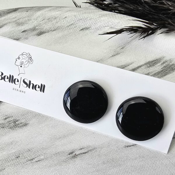 Handgemaakte unieke oorbellen Studs Zwart glossy 1 Oorbellen 'Studs Zwart Glossy'