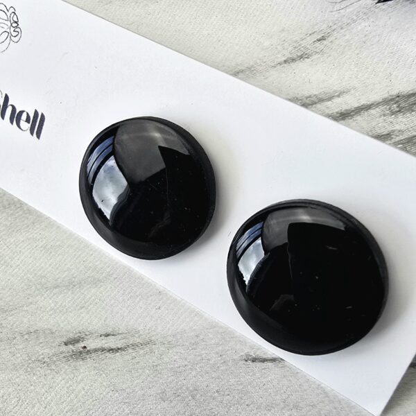 Handgemaakte unieke oorbellen Studs Zwart glossy 2 Oorbellen 'Studs Zwart Glossy'