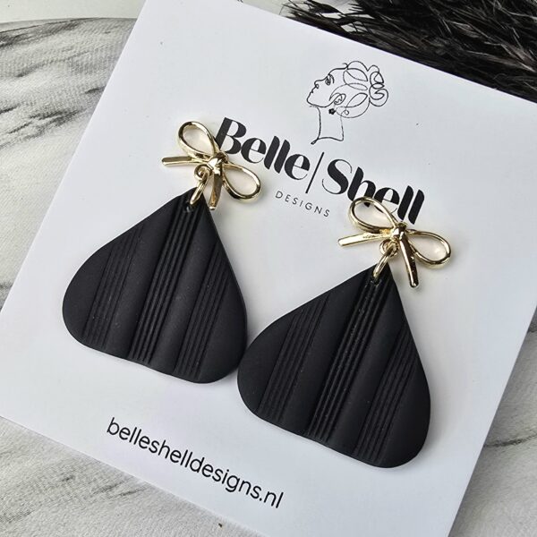 Handgemaakte unieke oorbellen Tori Zwart 2 Oorbellen 'Tori Zwart'