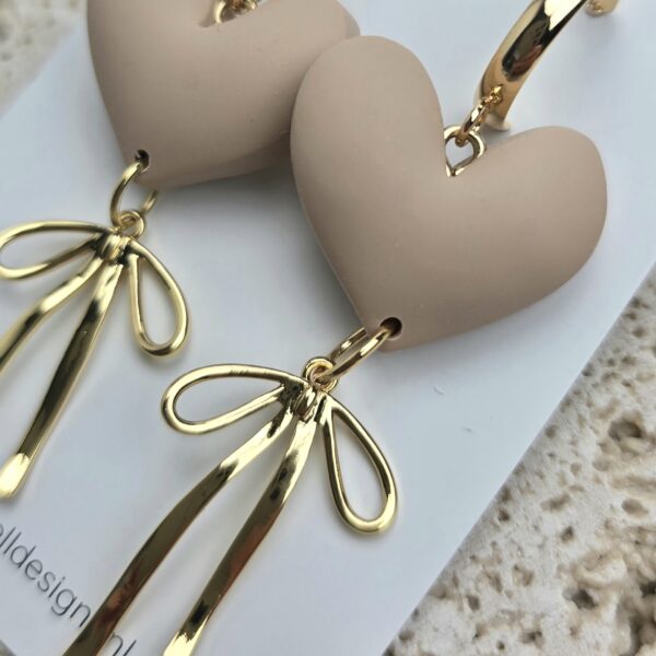 Oorbellen 'Heart Balloon Beige'